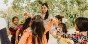 Global missionaries worshiping during retreat